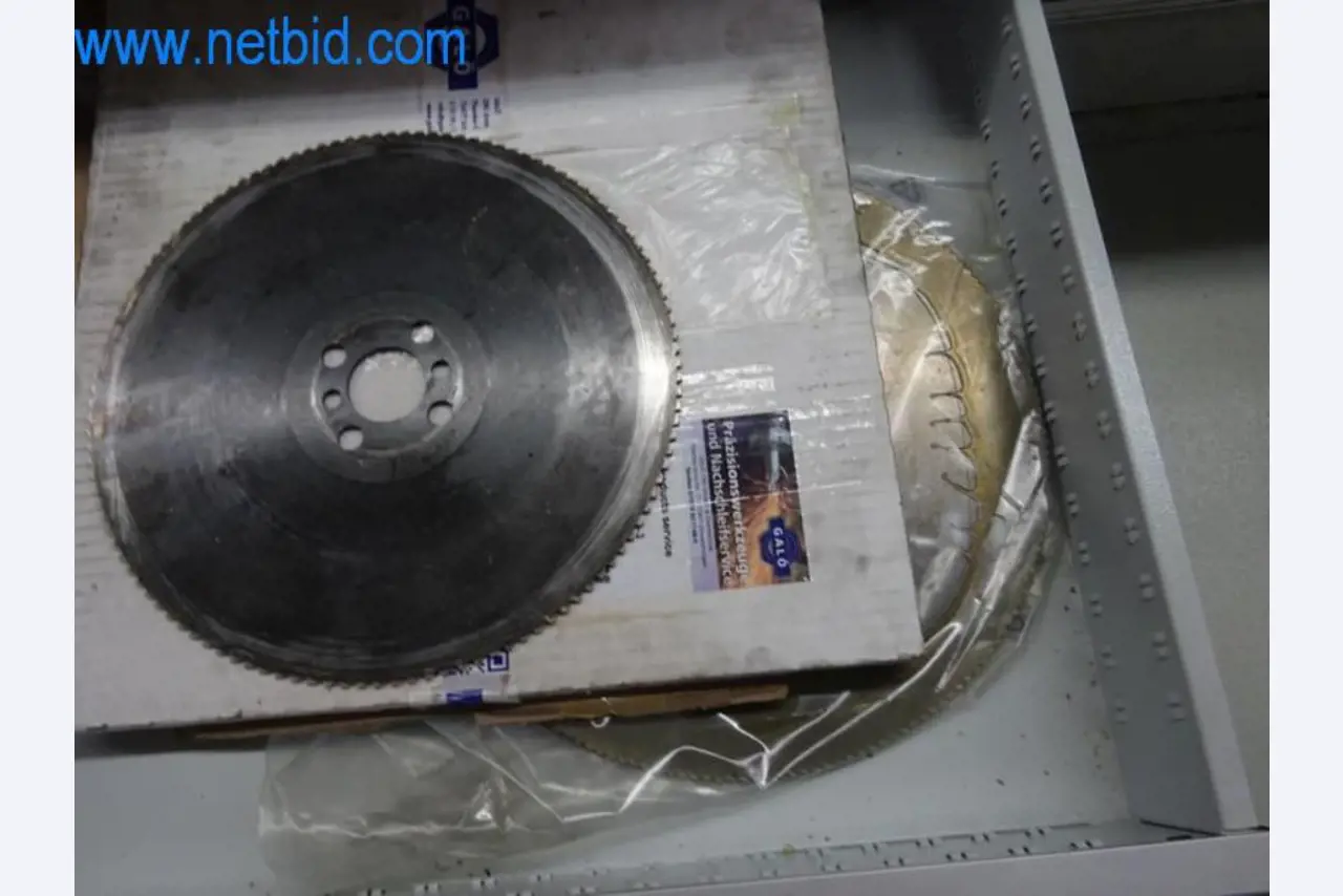 Well-maintained metalworking machines as well as the operating and office equipment -7