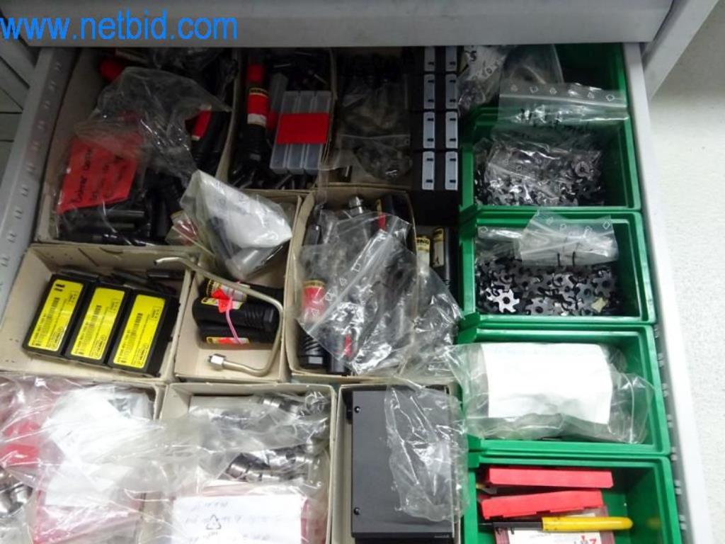 Máquinas para trabajar el metal en buen estado, así como equipos operativos y de oficina-9