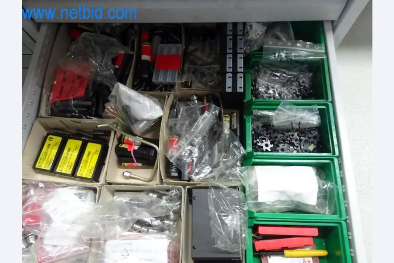 Well-maintained metalworking machines as well as the operating and office equipment -9