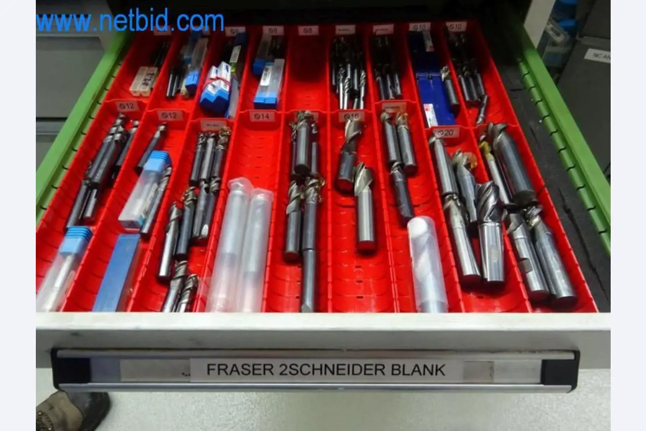 Well-maintained metalworking machines as well as the operating and office equipment -5