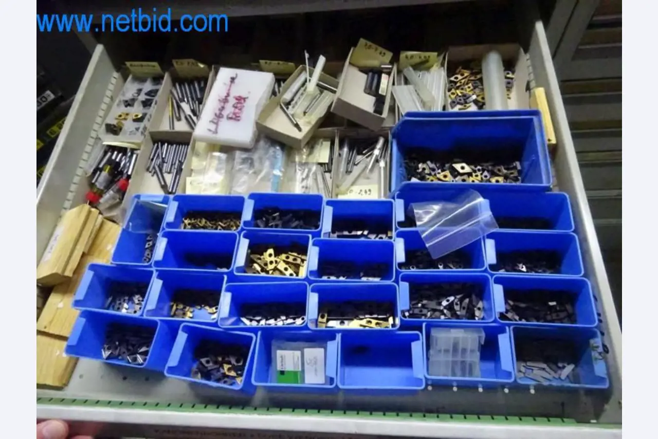 Well-maintained metalworking machines as well as the operating and office equipment -1