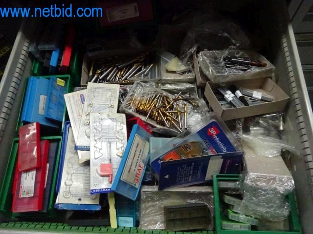 Máquinas para trabajar el metal en buen estado, así como equipos operativos y de oficina-2