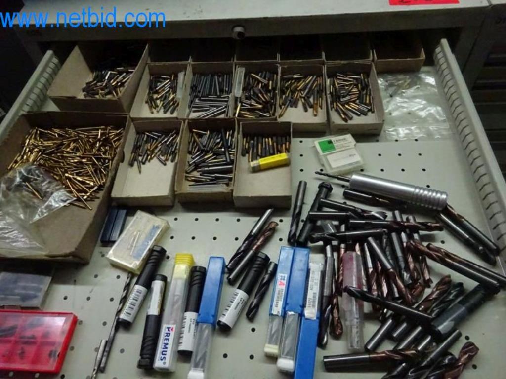 Máquinas para trabajar el metal en buen estado, así como equipos operativos y de oficina-5