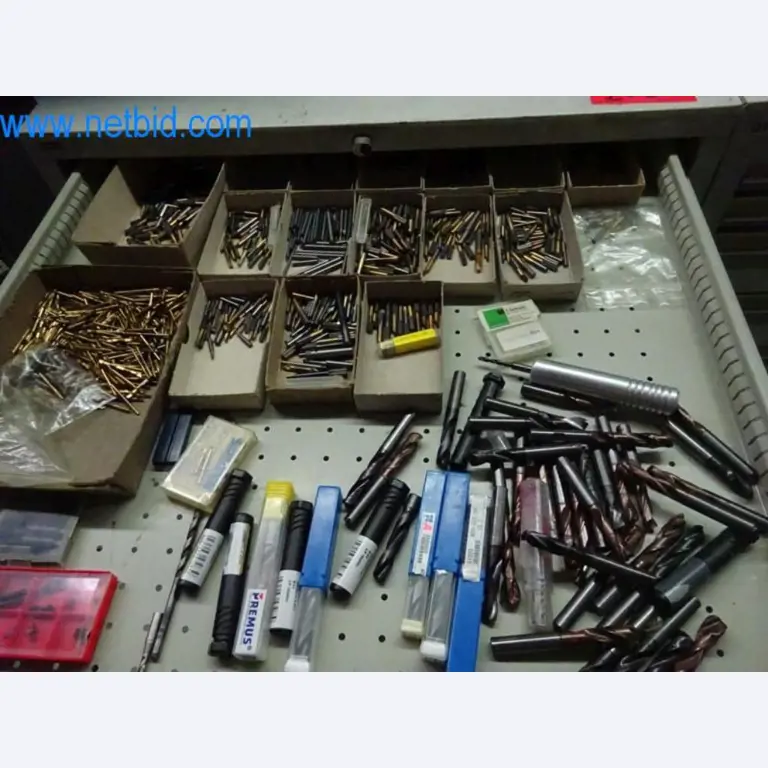 Well-maintained metalworking machines as well as the operating and office equipment -5