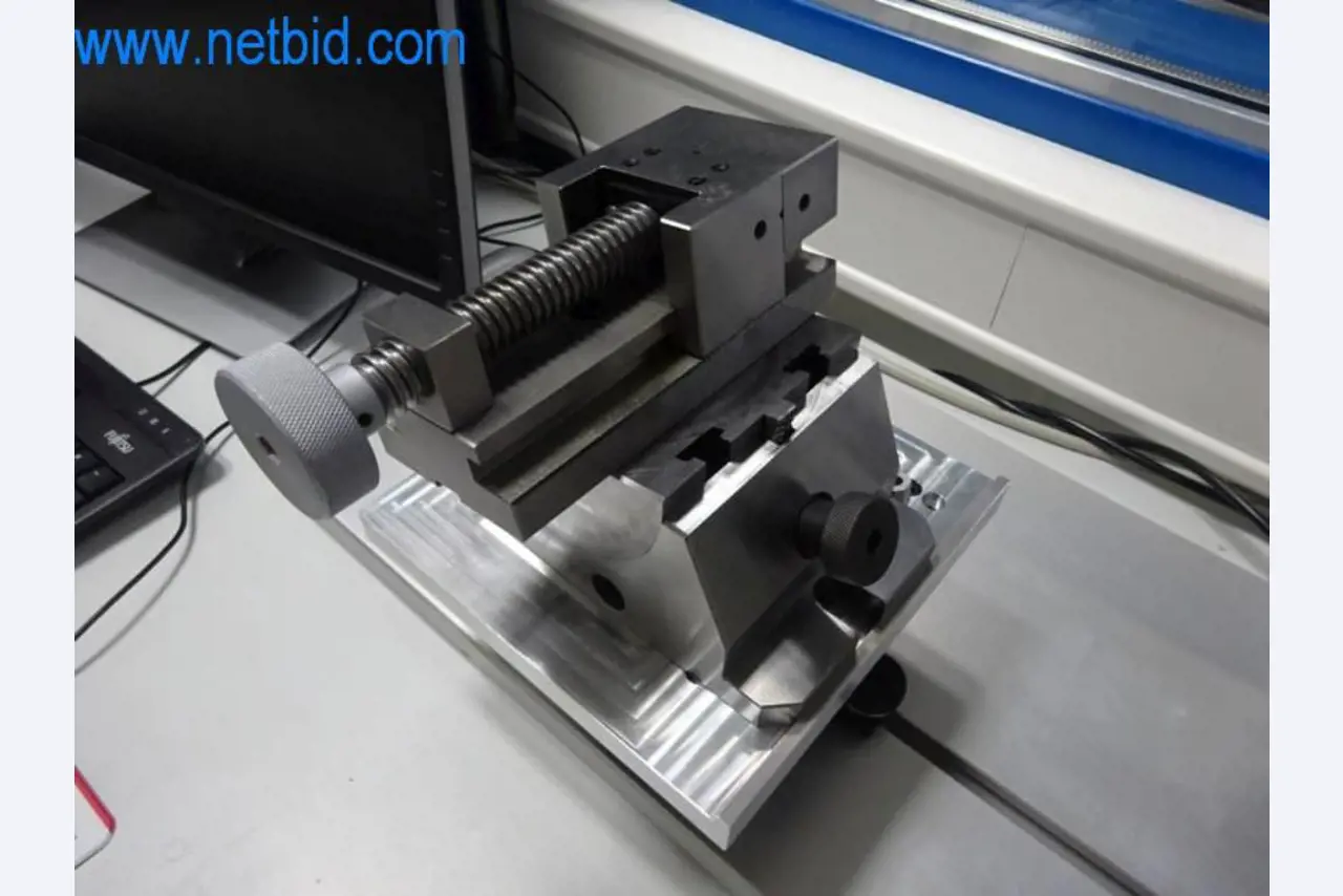 Well-maintained metalworking machines as well as the operating and office equipment -2