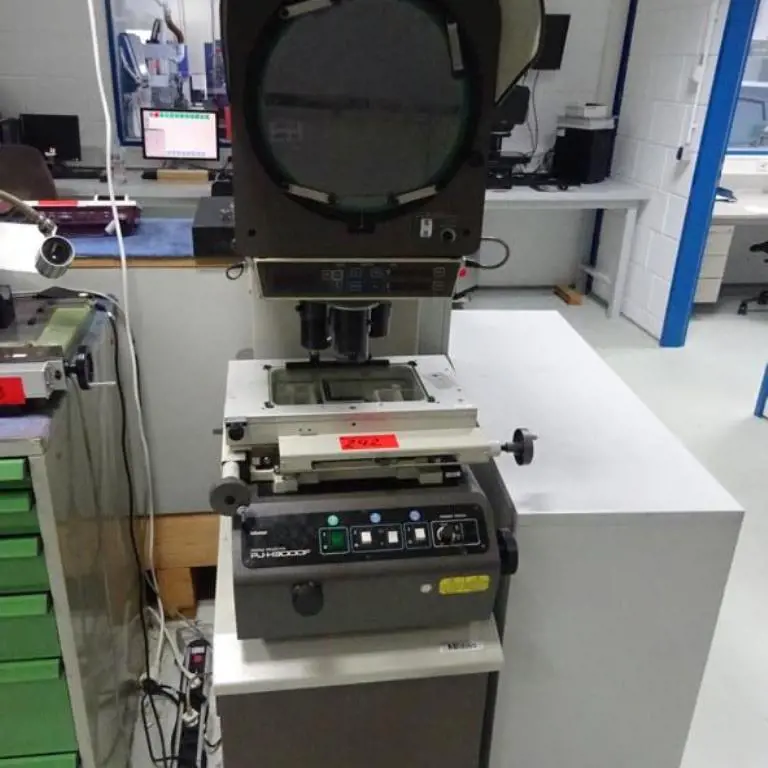 Proyector de perfil Mitutoyo PJ-H3000F