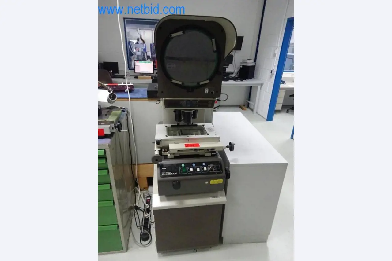 Well-maintained metalworking machines as well as the operating and office equipment -1