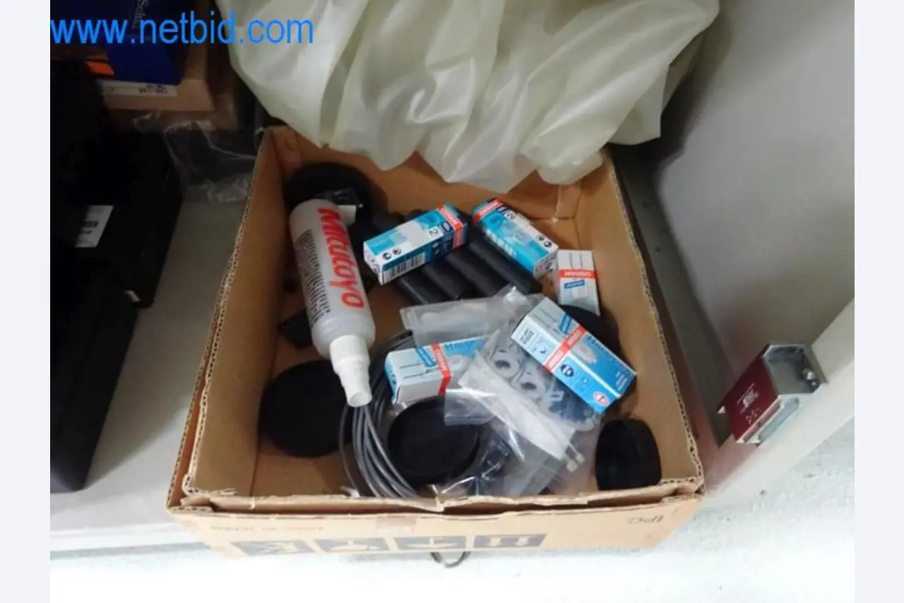 Well-maintained metalworking machines as well as the operating and office equipment -6