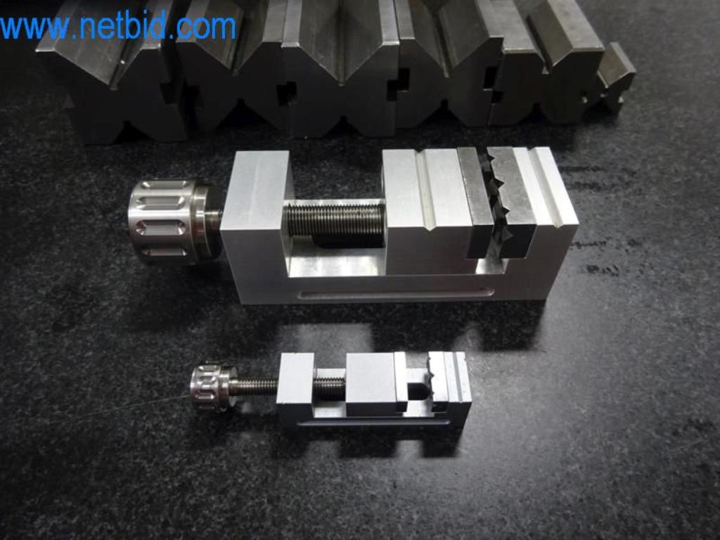 Máquinas para trabajar el metal en buen estado, así como equipos operativos y de oficina-1