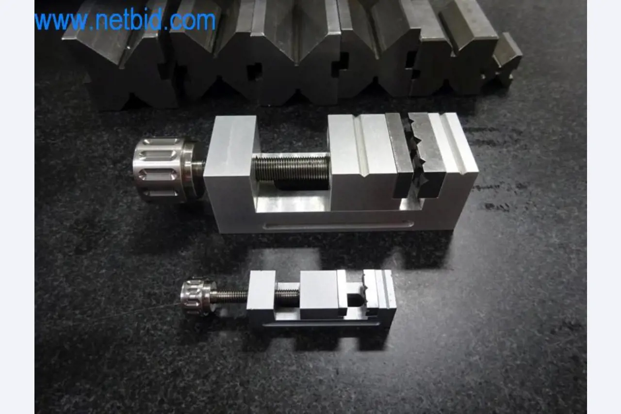 Well-maintained metalworking machines as well as the operating and office equipment -1