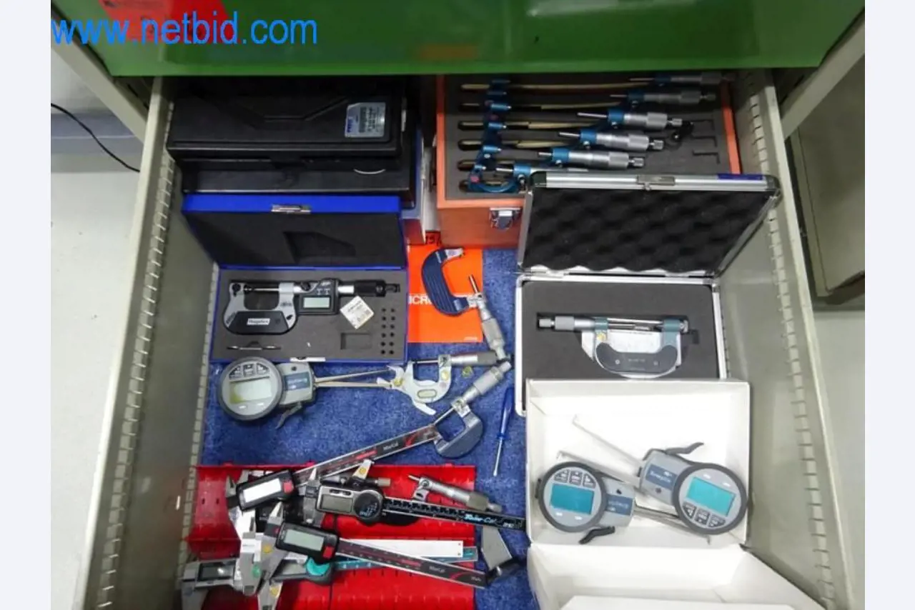 Well-maintained metalworking machines as well as the operating and office equipment -12