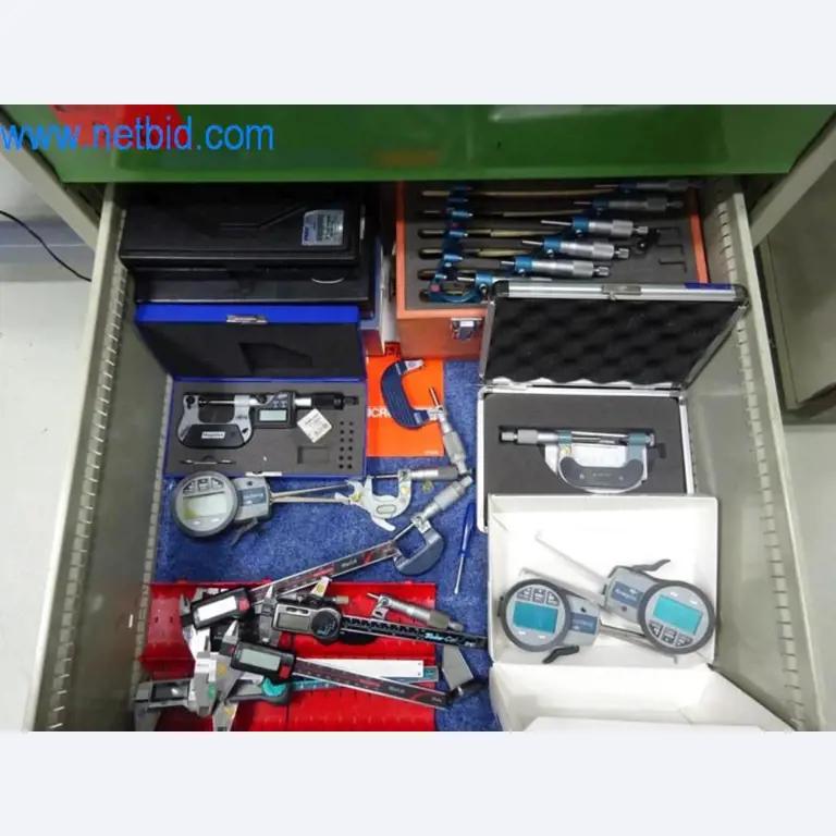 Well-maintained metalworking machines as well as the operating and office equipment -12