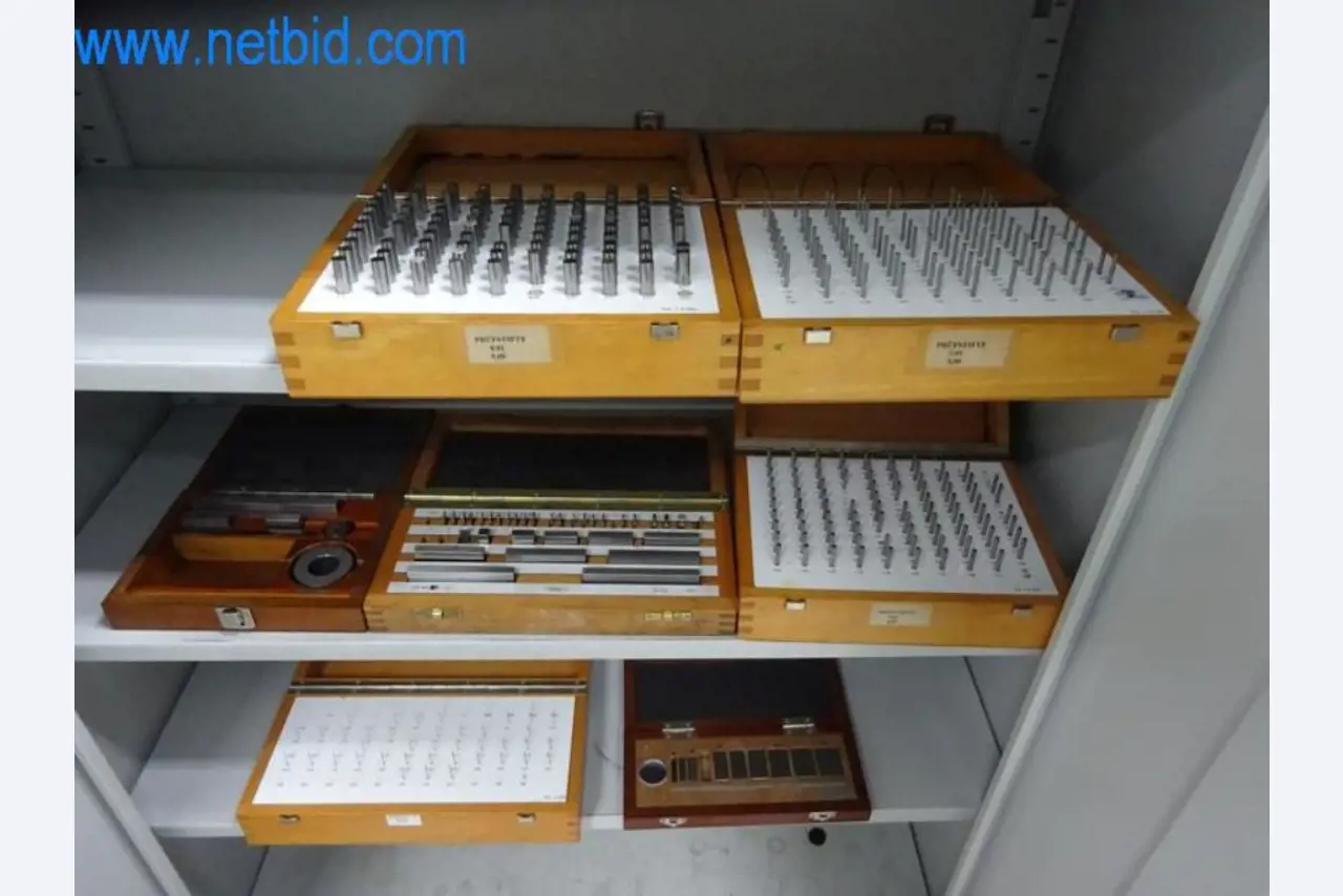 Well-maintained metalworking machines as well as the operating and office equipment -2