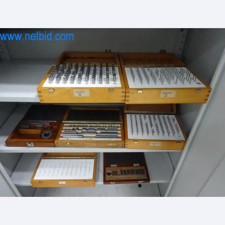 Well-maintained metalworking machines as well as the operating and office equipment -2