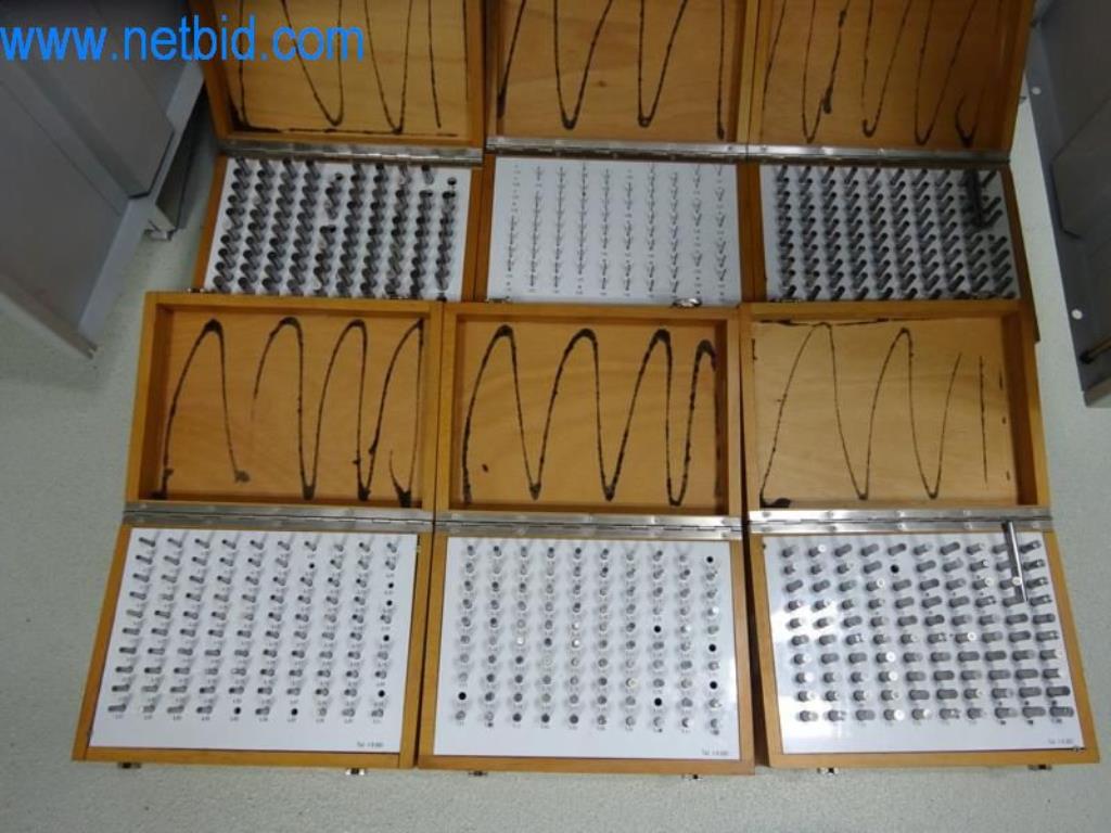 Máquinas para trabajar el metal en buen estado, así como equipos operativos y de oficina-4