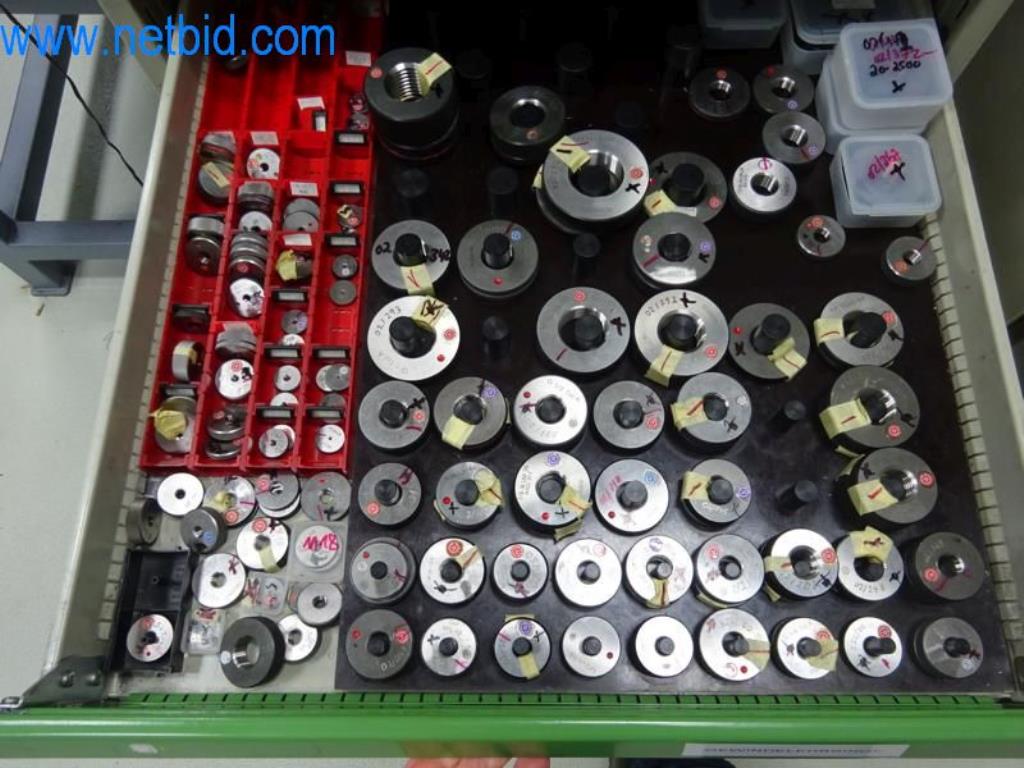 Máquinas para trabajar el metal en buen estado, así como equipos operativos y de oficina-9