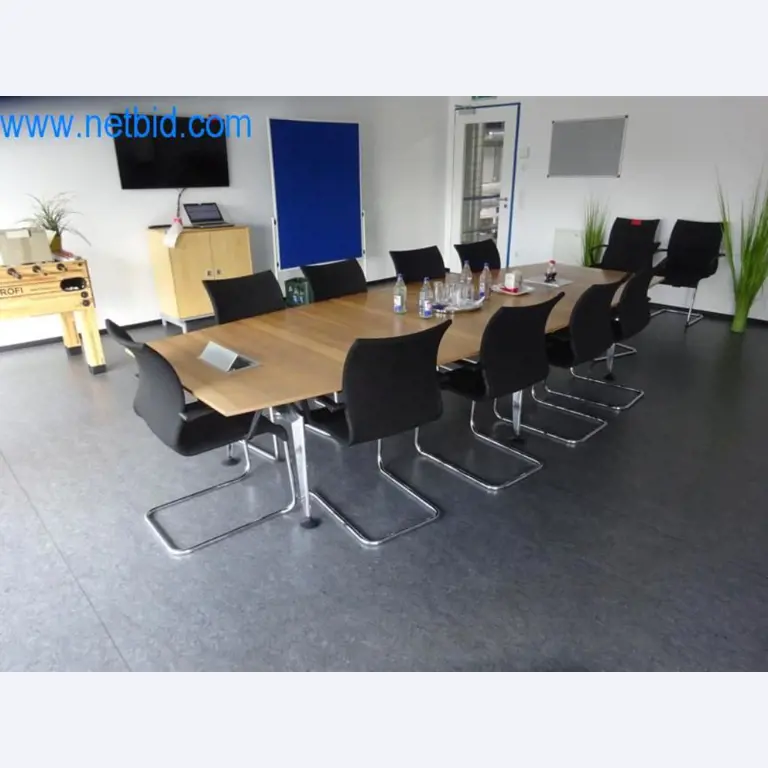 Well-maintained metalworking machines as well as the operating and office equipment -1