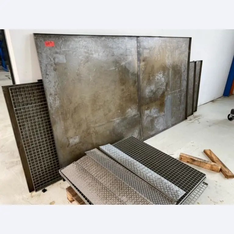 Well-maintained metalworking machines as well as the operating and office equipment -1