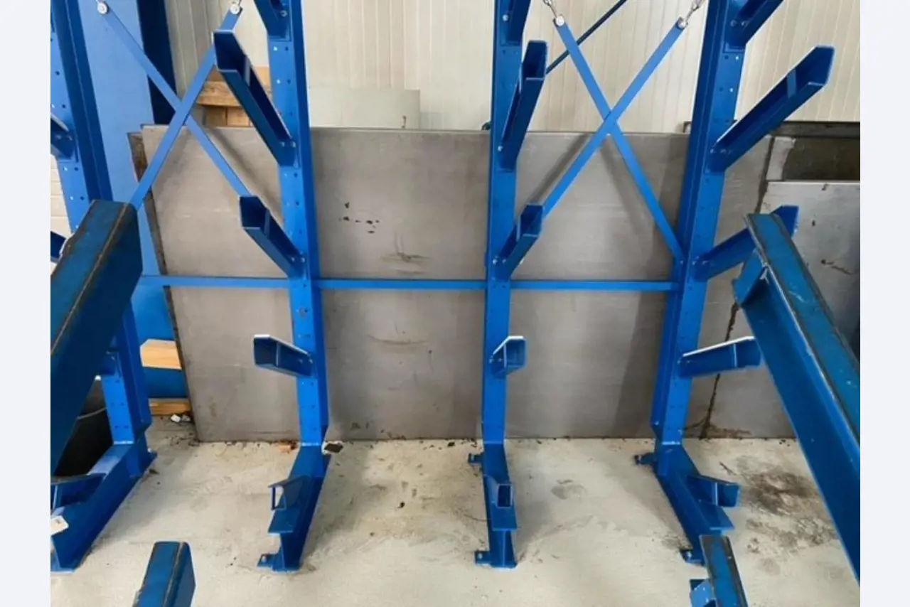 Well-maintained metalworking machines as well as the operating and office equipment -4