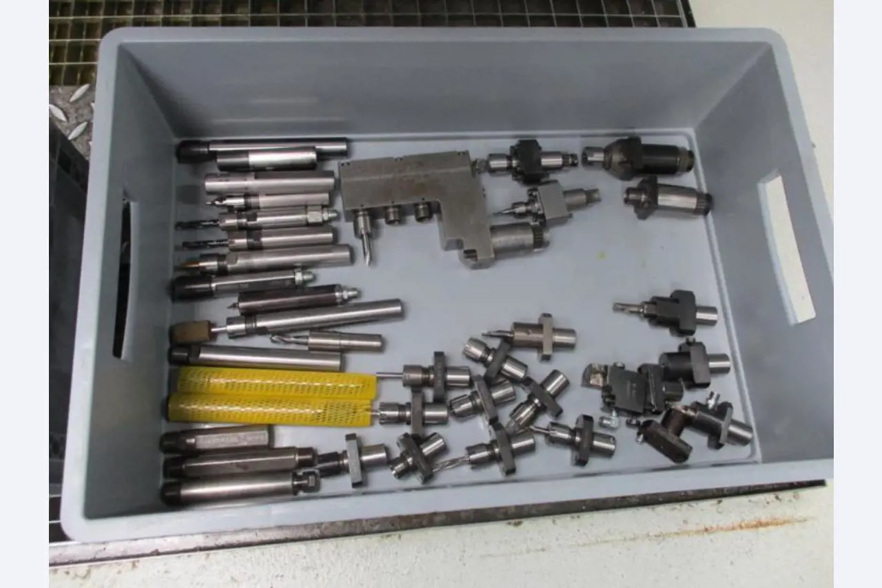 Well-maintained metalworking machines as well as the operating and office equipment -15