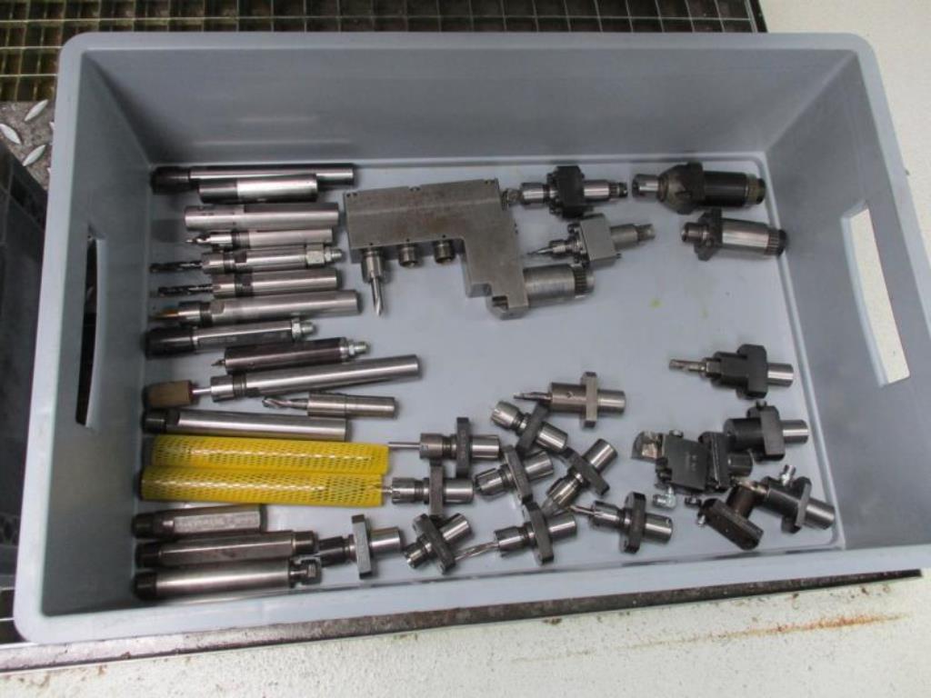 Máquinas para trabajar el metal en buen estado, así como equipos operativos y de oficina-17