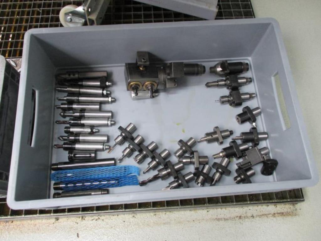 Máquinas para trabajar el metal en buen estado, así como equipos operativos y de oficina-11