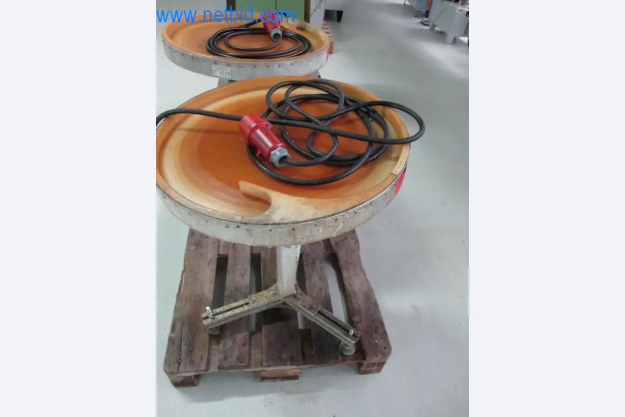 Well-maintained metalworking machines as well as the operating and office equipment -1