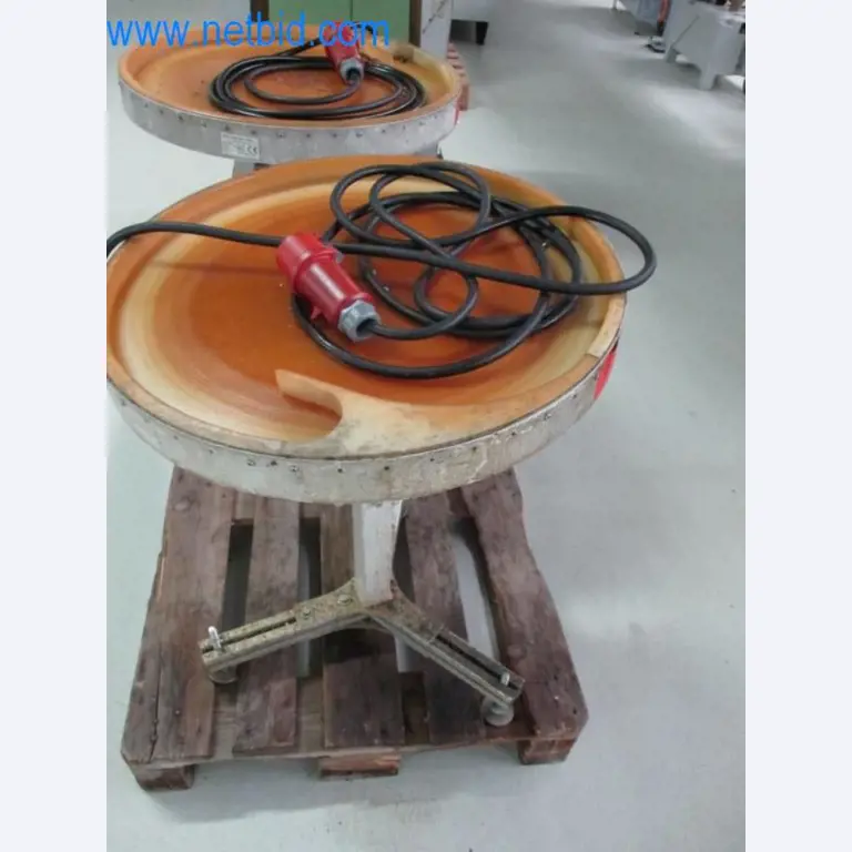 Well-maintained metalworking machines as well as the operating and office equipment -1