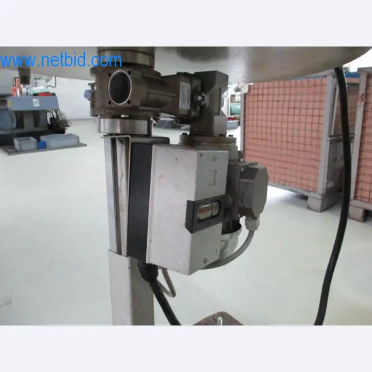 Well-maintained metalworking machines as well as the operating and office equipment -2