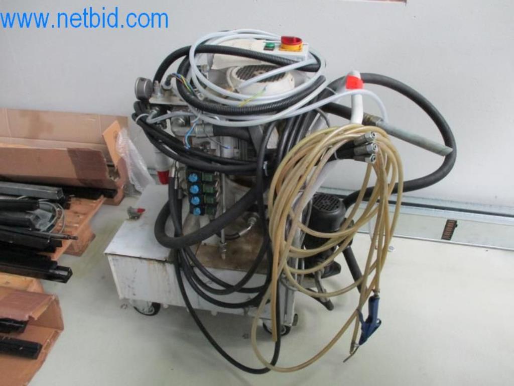 Máquinas para trabajar el metal en buen estado, así como equipos operativos y de oficina-1