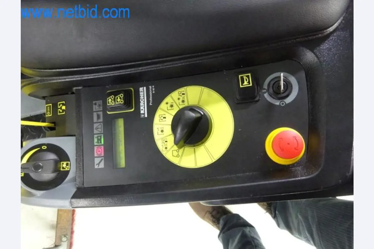 Well-maintained metalworking machines as well as the operating and office equipment -3