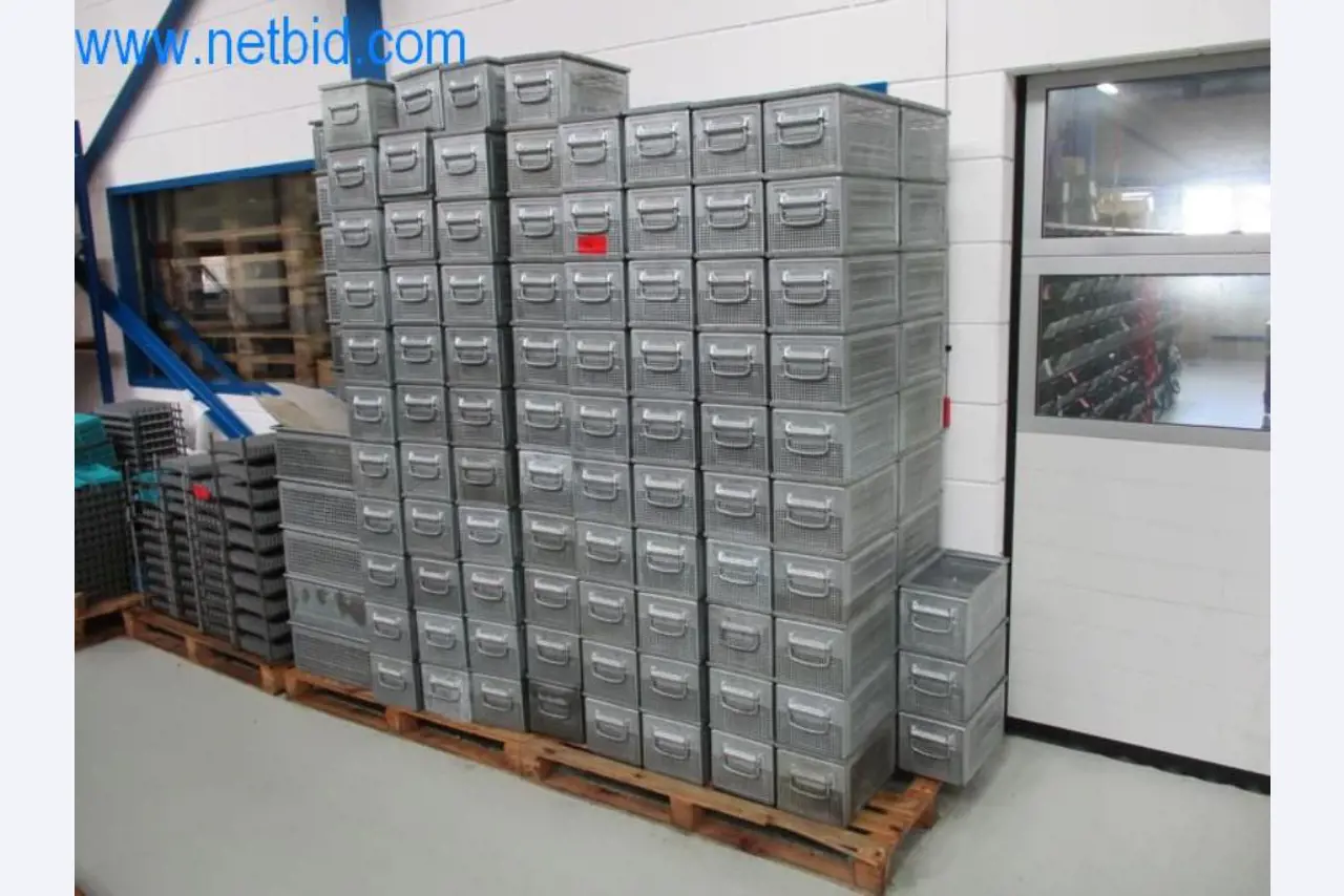 Well-maintained metalworking machines as well as the operating and office equipment -2