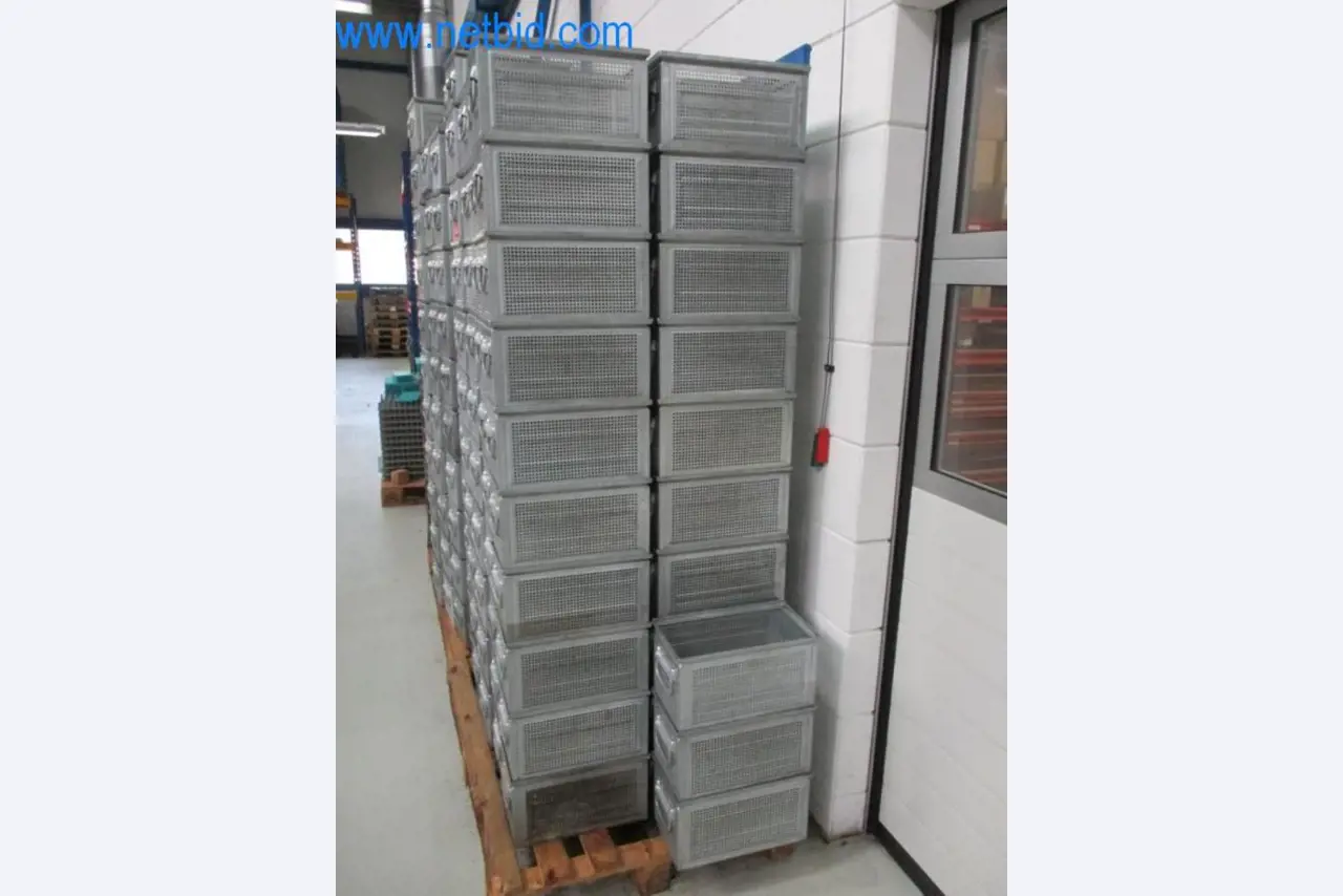 Well-maintained metalworking machines as well as the operating and office equipment -3