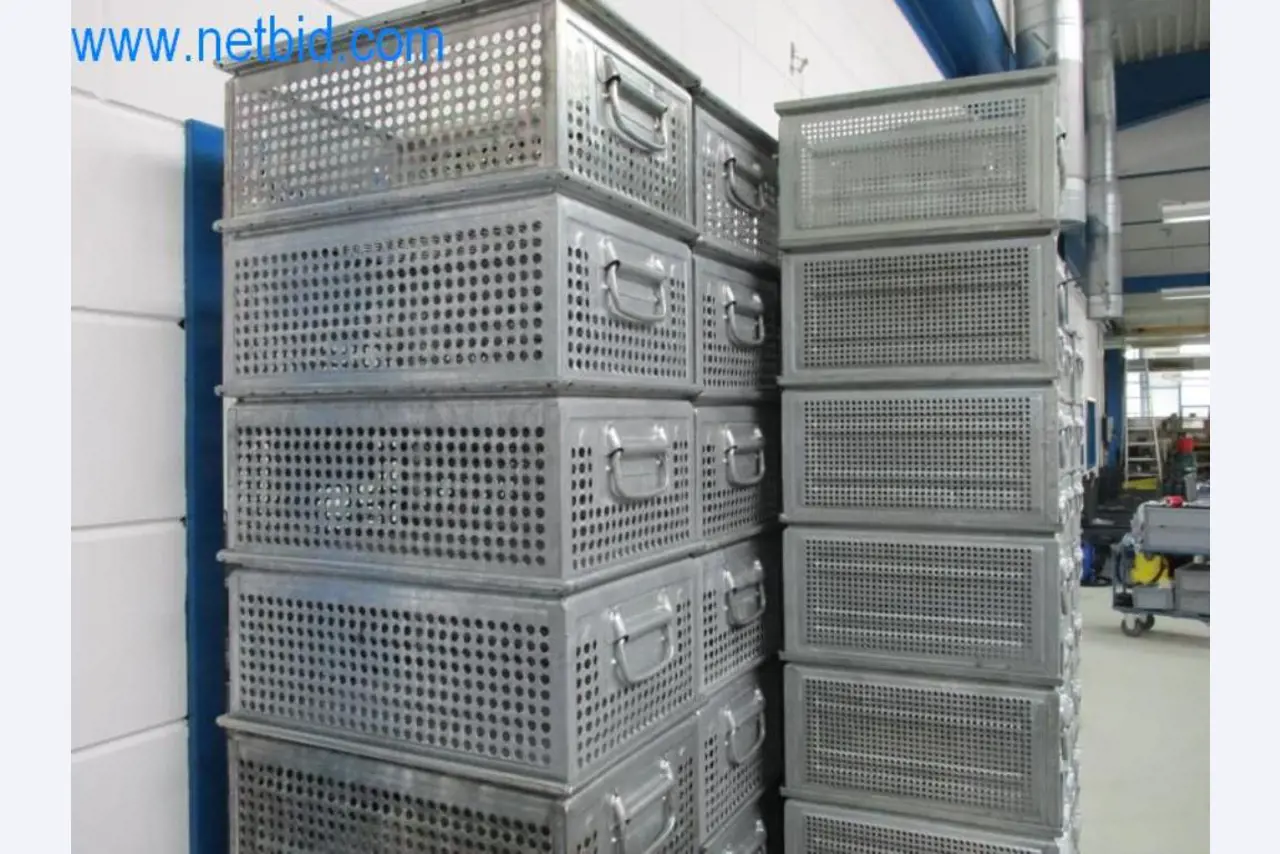 Well-maintained metalworking machines as well as the operating and office equipment -4