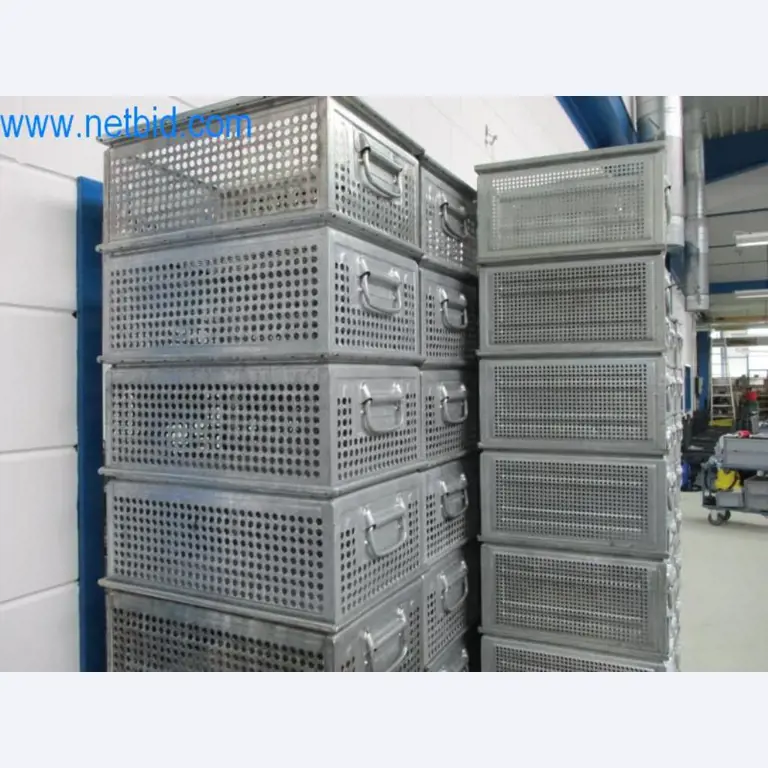 Well-maintained metalworking machines as well as the operating and office equipment -4