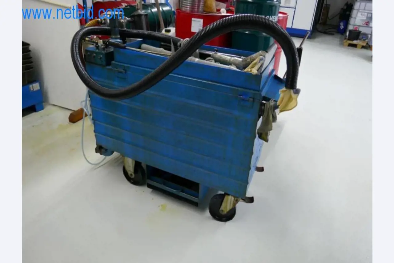 Well-maintained metalworking machines as well as the operating and office equipment -1