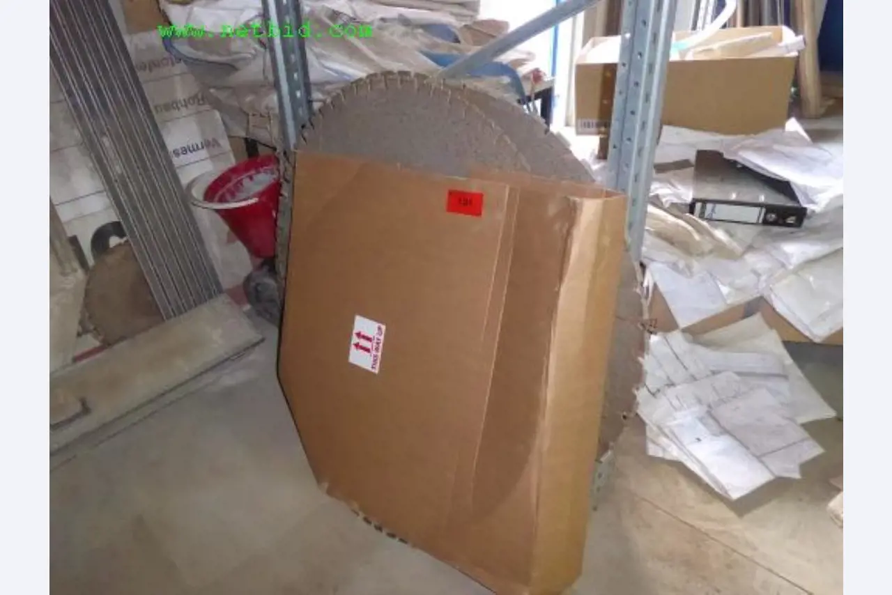 Baumaschinen, Nutzfahrzeuge, Anhänger, Schalungsmaterial und sonstige Handgeräte<br>-1