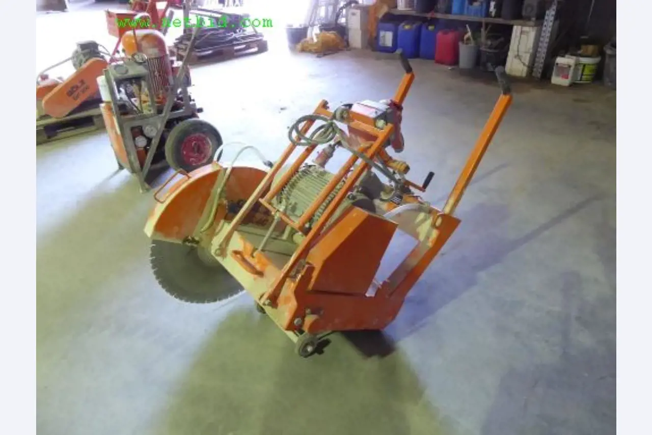 Baumaschinen, Nutzfahrzeuge, Anhänger, Schalungsmaterial und sonstige Handgeräte<br>-2