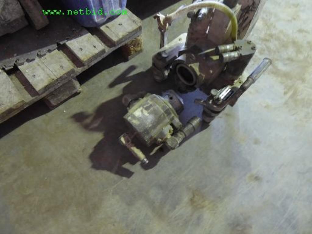 Baumaschinen, Nutzfahrzeuge, Anhänger, Schalungsmaterial und sonstige Handgeräte<br>-2