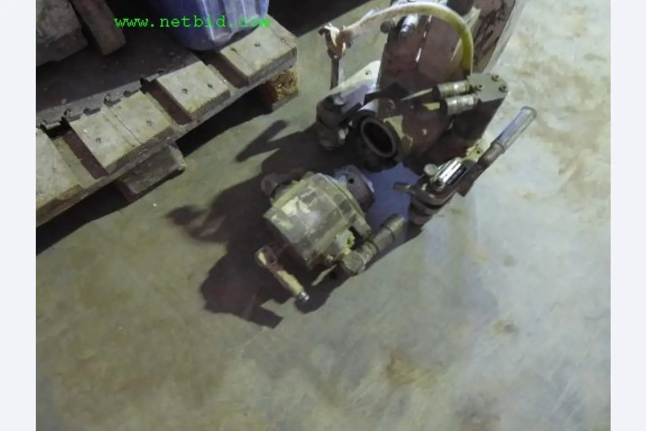 Baumaschinen, Nutzfahrzeuge, Anhänger, Schalungsmaterial und sonstige Handgeräte<br>-2