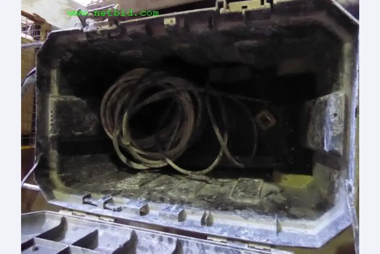 Baumaschinen, Nutzfahrzeuge, Anhänger, Schalungsmaterial und sonstige Handgeräte<br>-4