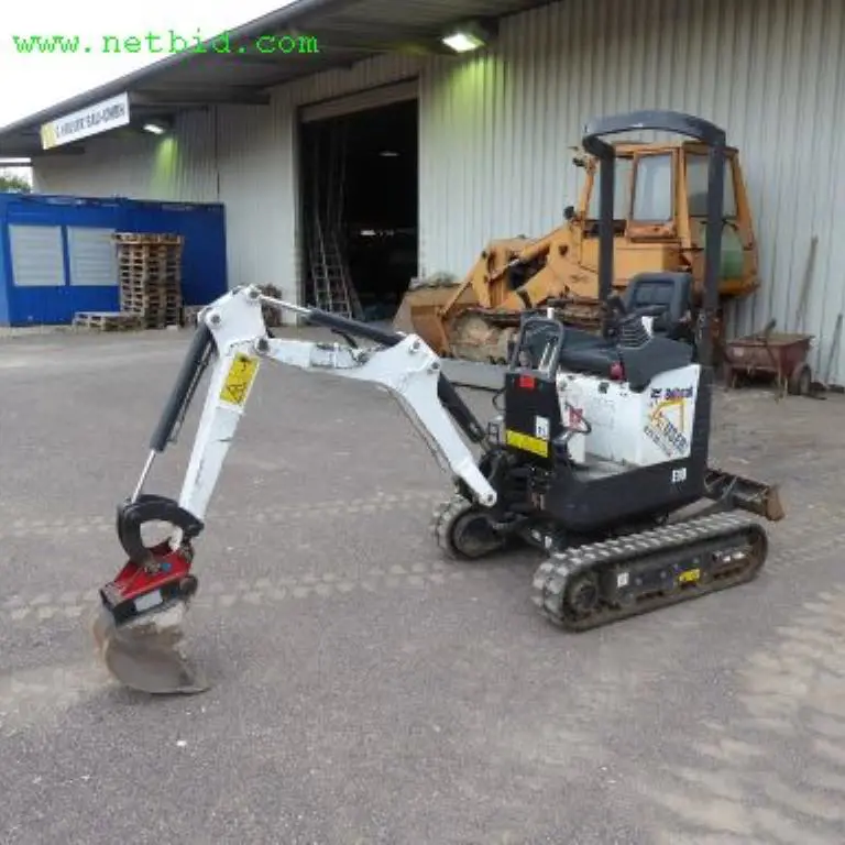 Graafmachine met korte staart Bobcat E10