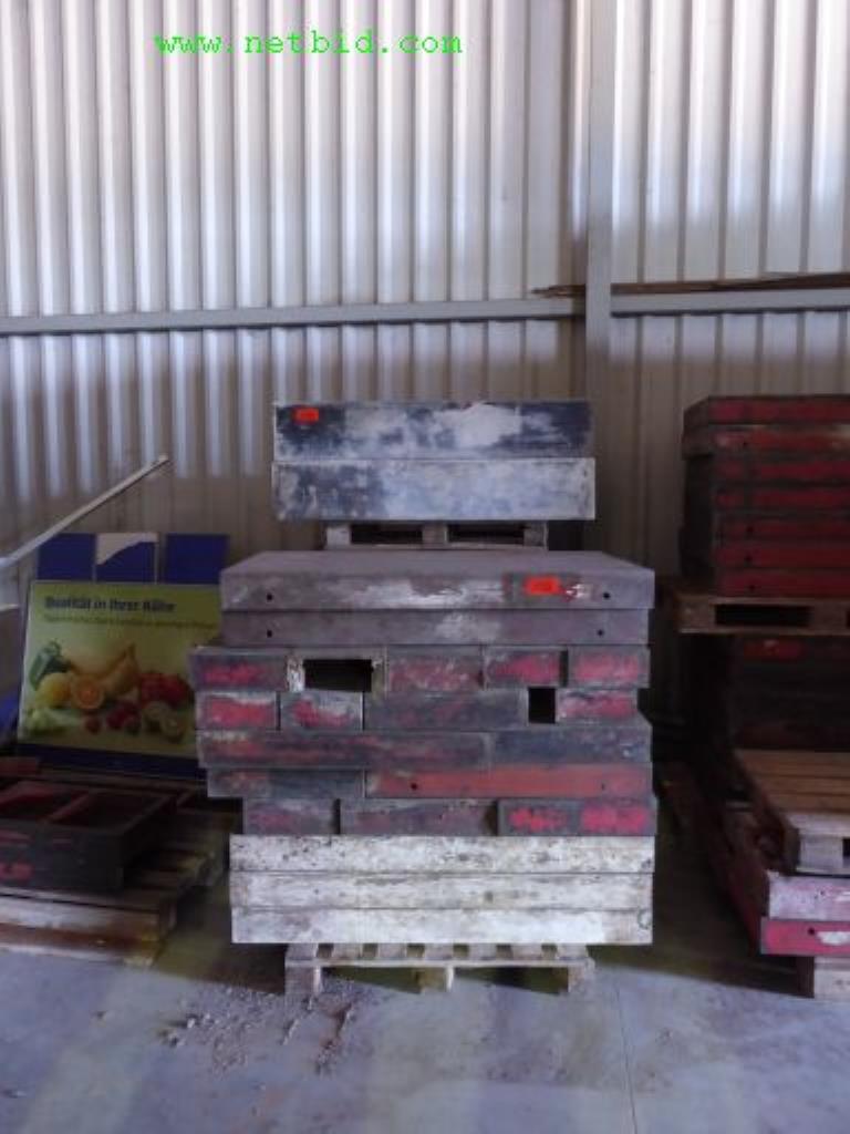 Baumaschinen, Nutzfahrzeuge, Anhänger, Schalungsmaterial und sonstige Handgeräte<br>-14