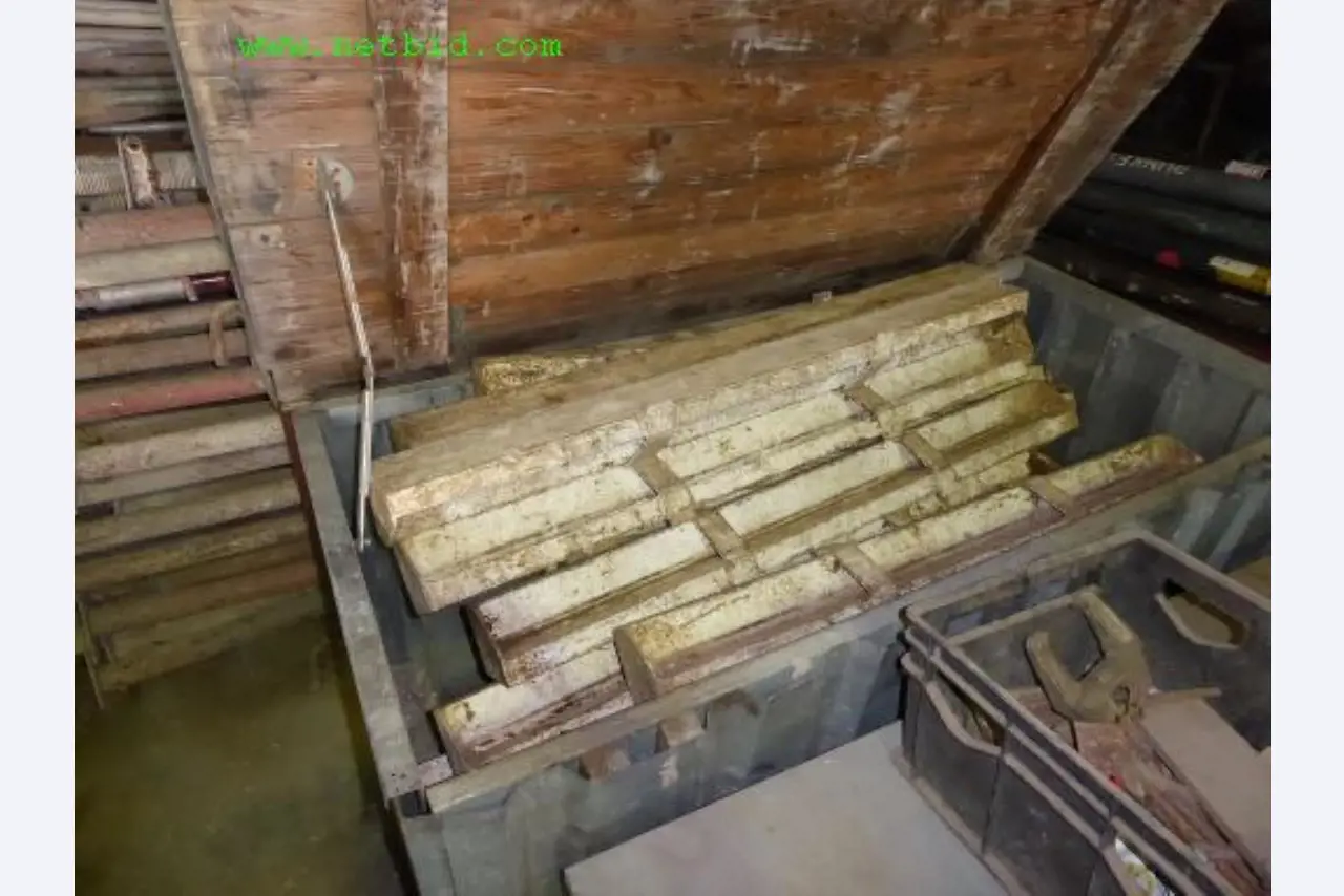 Baumaschinen, Nutzfahrzeuge, Anhänger, Schalungsmaterial und sonstige Handgeräte<br>-7