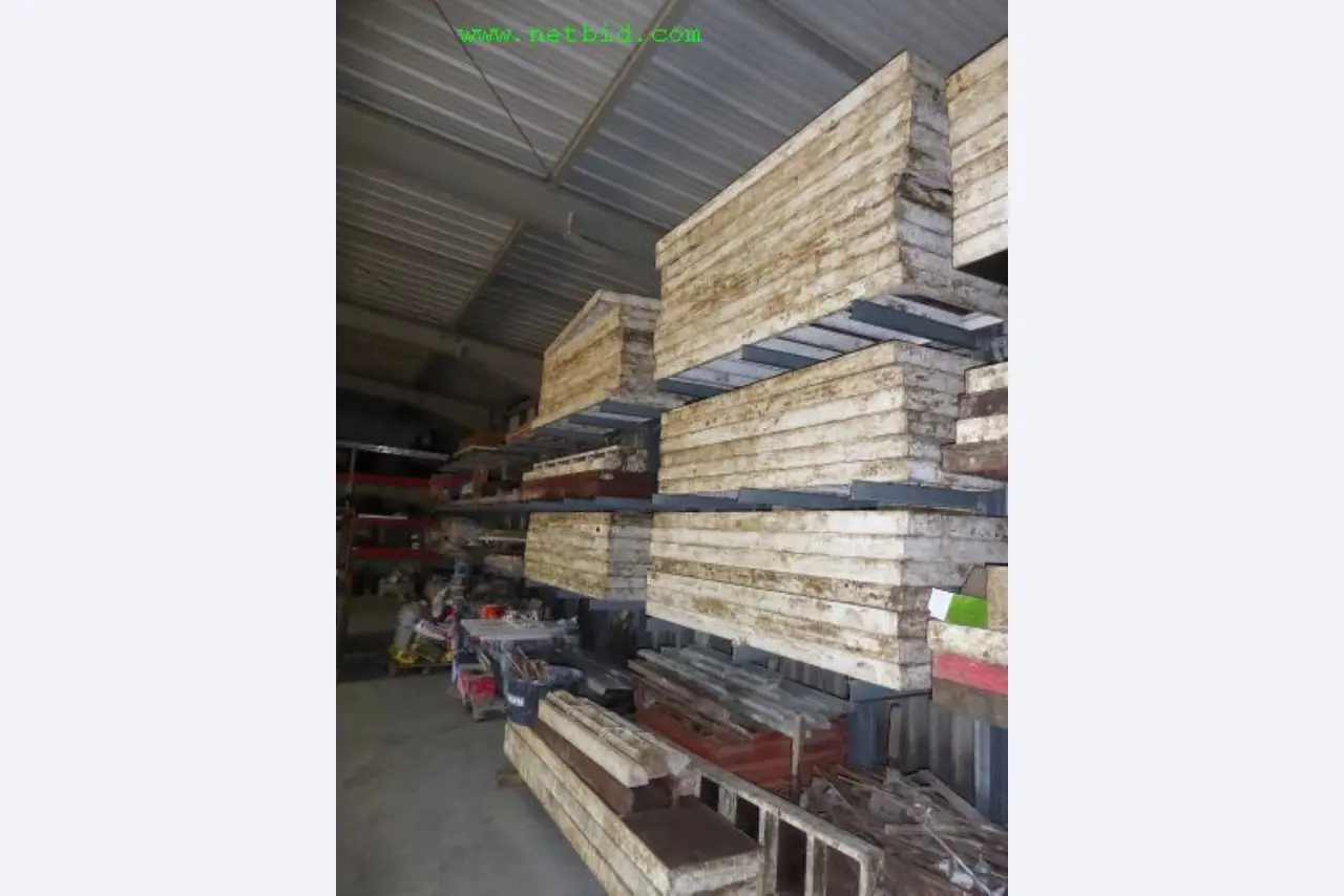 Baumaschinen, Nutzfahrzeuge, Anhänger, Schalungsmaterial und sonstige Handgeräte<br>-2