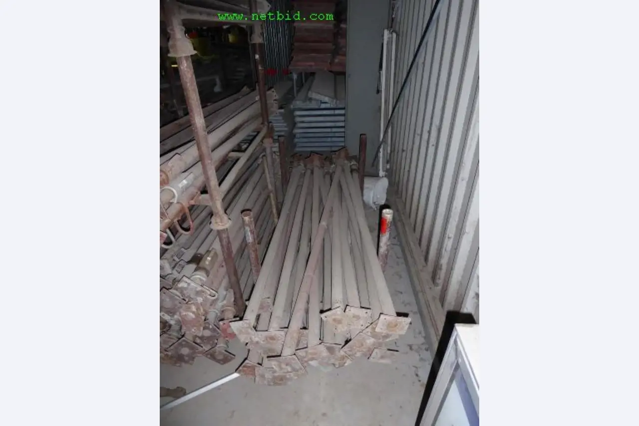 Máquinas de construção, veículos utilitários, reboques, material de cofragem e outras ferramentas manuais<br>-6