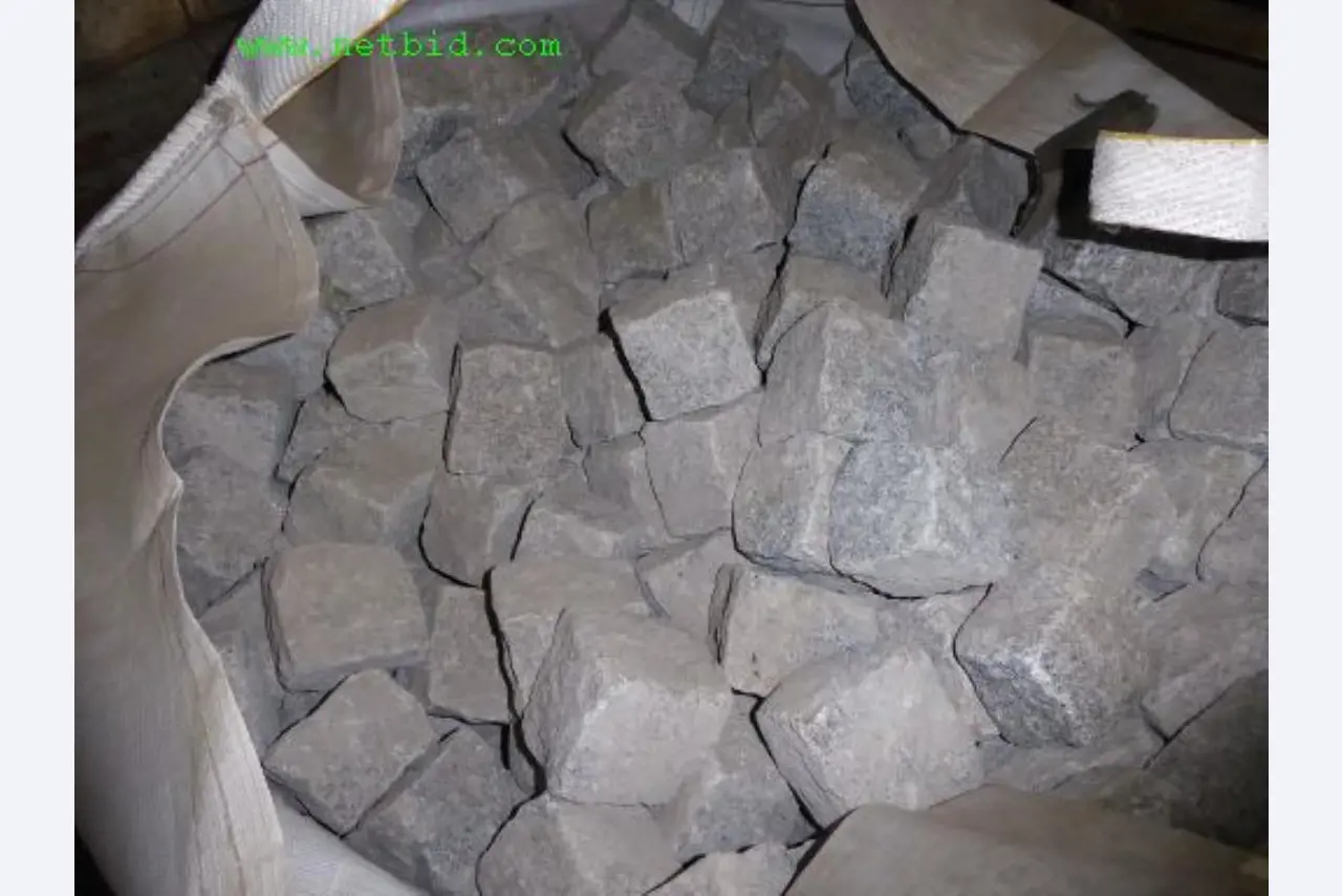 Máquinas de construção, veículos utilitários, reboques, material de cofragem e outras ferramentas manuais<br>-2