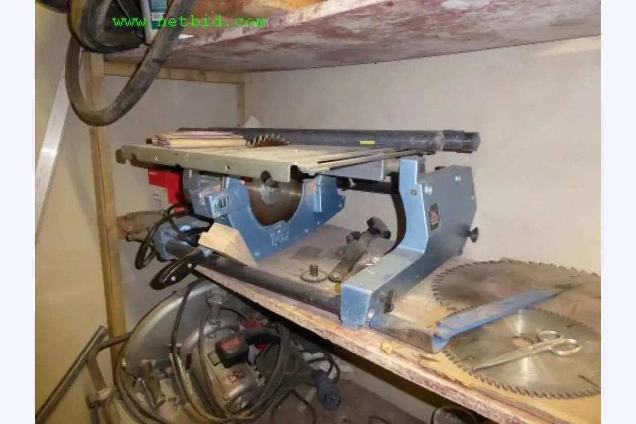 Machines de construction, véhicules utilitaires, remorques, matériel de coffrage et autres outils manuels<br>.-1