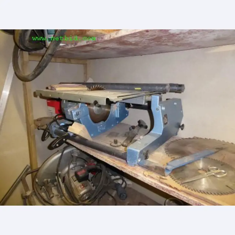 Machines de construction, véhicules utilitaires, remorques, matériel de coffrage et autres outils manuels<br>.-1