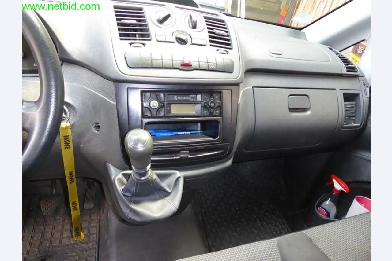 Betriebs- und Geschäftsausstattung einer Bäckerei-19